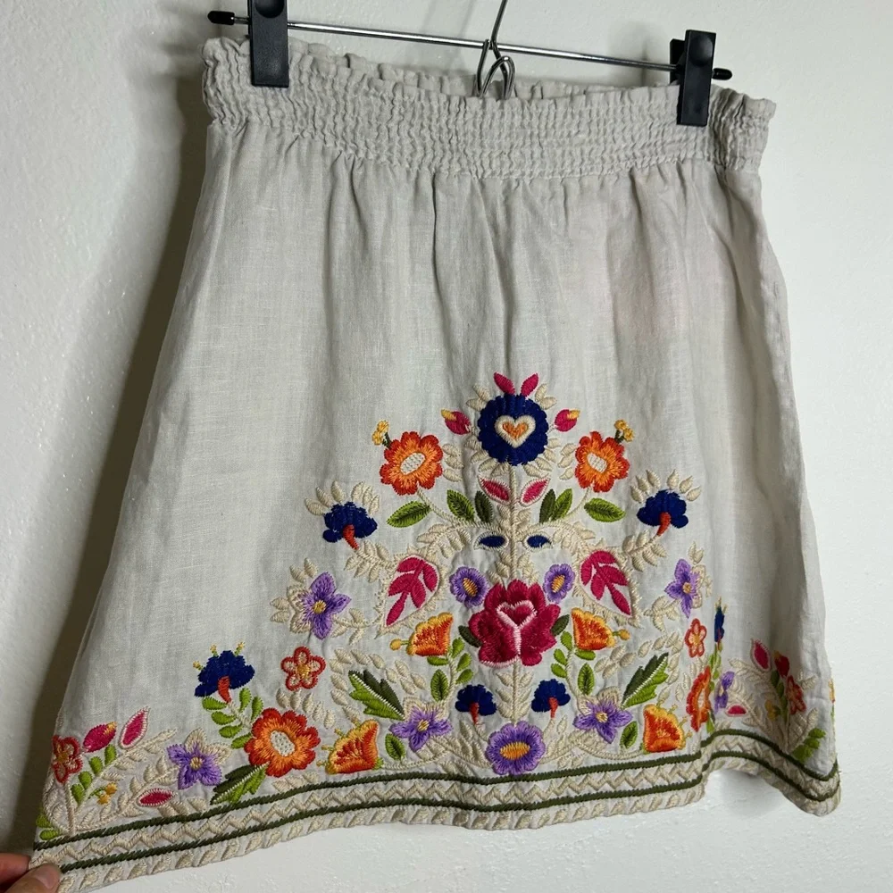 Johnny Was 100% Linen Tan Floral Embrodiered Pull on Skirt Size Small